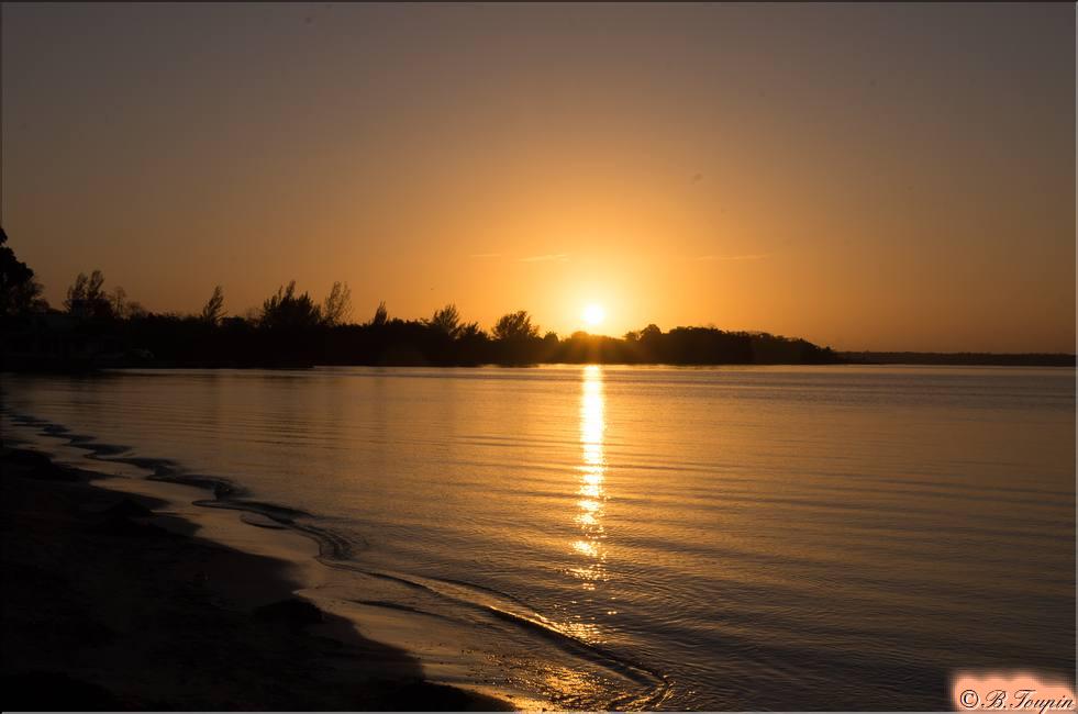 Playa larga coucher de soleil